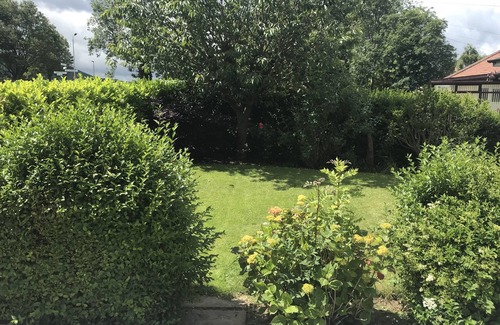 Scarborough House | Hill View, Scalby - village holiday home, great for families and friends