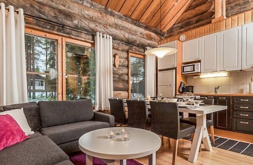 Akaslompolo House | Hillankukka 5 by Interhome