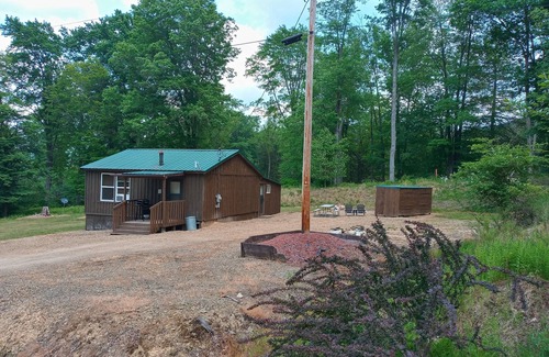 Benezette Cabin | Hillbilly Hilton @ Wilson's Paradise Lodging Medix Run Benezette Twp