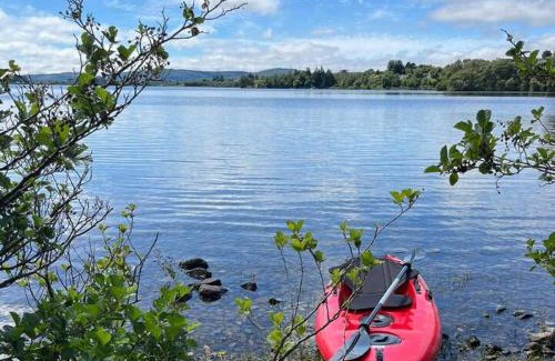 Oughterard Apartment | Hillcrest Lodge, Private apartment on Lough Corrib, Oughterard