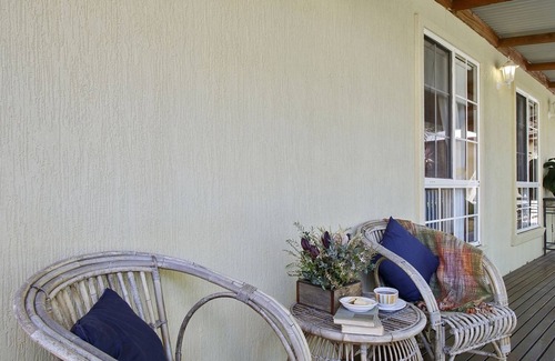 Kurrajong Heights House | HILLDO - Beautiful home set amongst the tree - SPECIALS ON NOW !