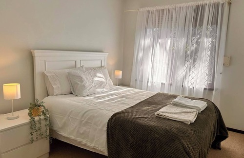 Mount Nasura Cottage | Hills Gateway Retreat -Delightful cottage nestled in the hills south of Perth WA