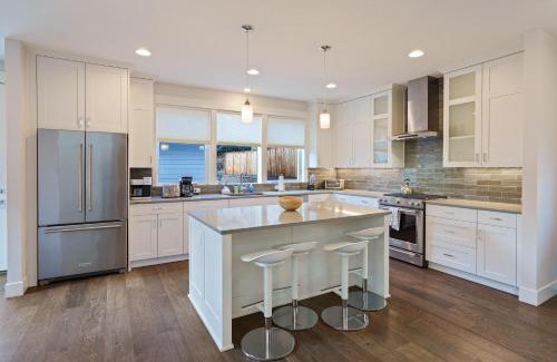 Awbrey Butte House | Hillside Haven