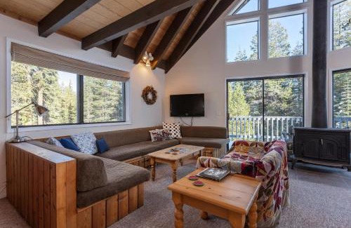 Serene Lakes House | Hillside Haven