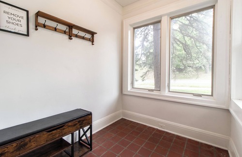 Endion Apartment | Hillside Haven w/Private Garage & Grill