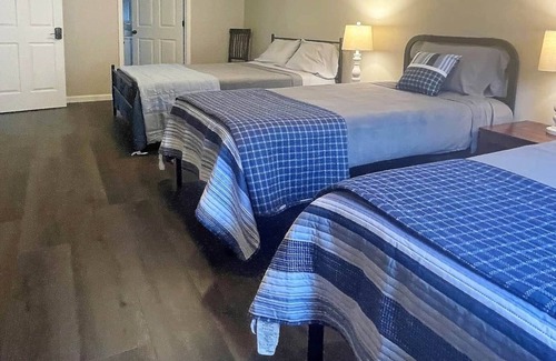 Covel House | Hillside Hideaway; Hatfield McCoy and Outlaw trails; Firepit; grills; Sleeps 13