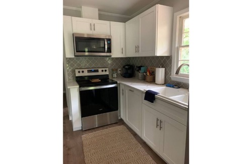 Covington House | Hillside Hideaway -Private- .8 to Covington square