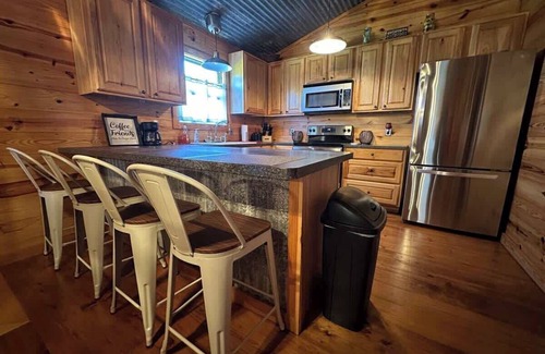 Longview Cabin | Hillside Hideaway Sum