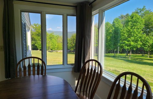 Sandwich House | Hillside home minutes to Center Sandwich and Moultonboro. Single floor living.