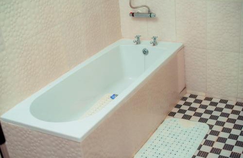 Blantyre Bed & Breakfast | Hillside Luxury Lodge