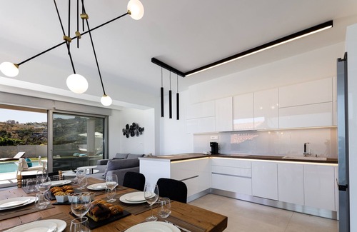 Lygaria Villa | Hillside luxury villa overlooking & walking distance to Ligaria beach