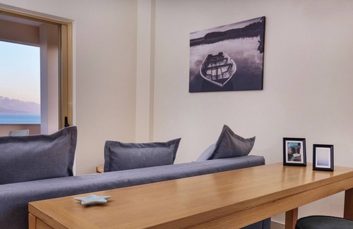 Messini Apartment | Hillside residences