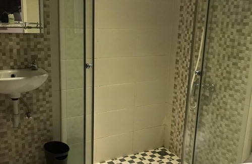 Dinoyo House | Hillside Suite Guest House