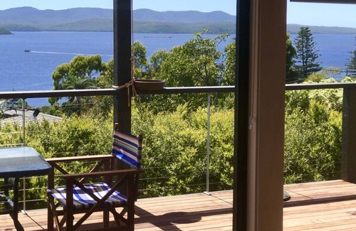 Mallacoota House | Hillstop Mallacoota - Pet Friendly with Lake Views