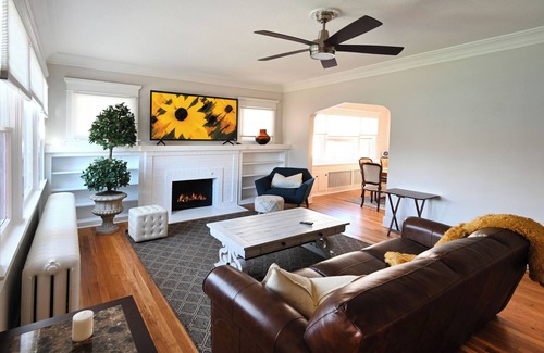Hilltop House | HILLTOP 4 BEDROOM 2 BATH SINGLF FAMILY HOME IN CHERRY CREEK! SLEEPS 8