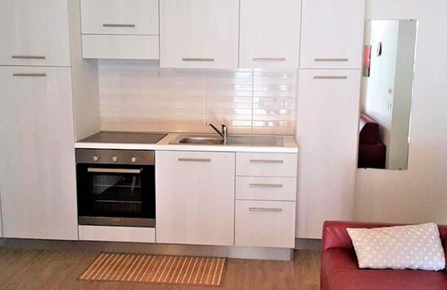 Chenoz Apartment | Hilltop apartment in Pré-Saint-Didier with balcony