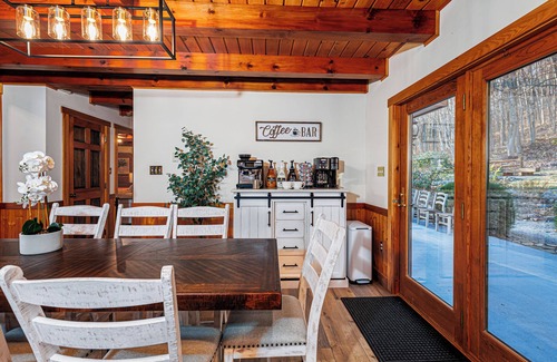 Mount Pleasant Mills Cabin | Hilltop Cabin Hideaway