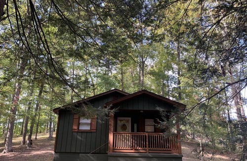 Pittsburg House | Hilltop Cabin at Wood Creek Lake