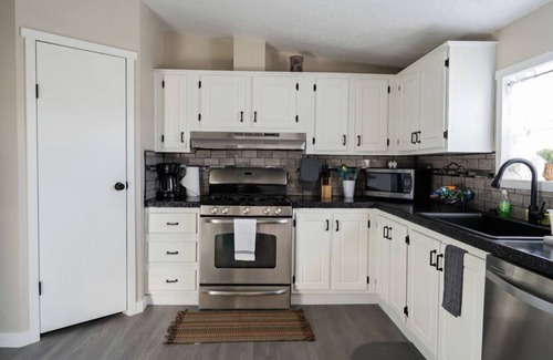 Big Sandy House | Hilltop Gem, , with amazing views of the wind River Mountain Range, Sleeps 8