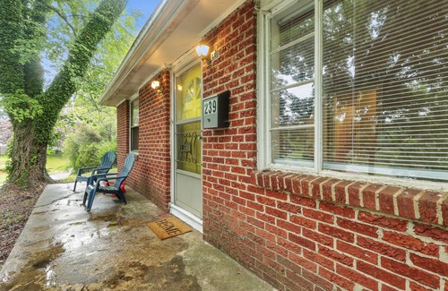 Winston - Salem House | Hilltop Haven - 2 bed, 1 bath, separate office