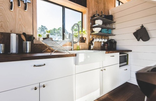 Dripping Springs House | Hilltop Hideaway, Cabin w/view, loft & Light