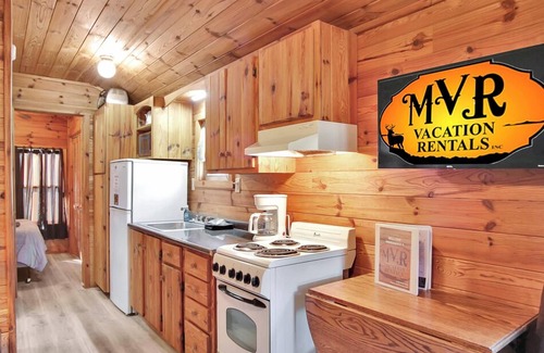 Knoxville House | Hilltop Hideaway 1 - Pet Friendly!