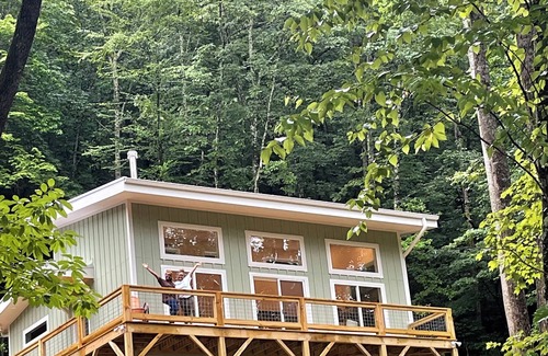 Old Fort House | Hilltop Hideaway - 4-bedroom house in perfect Old Fort