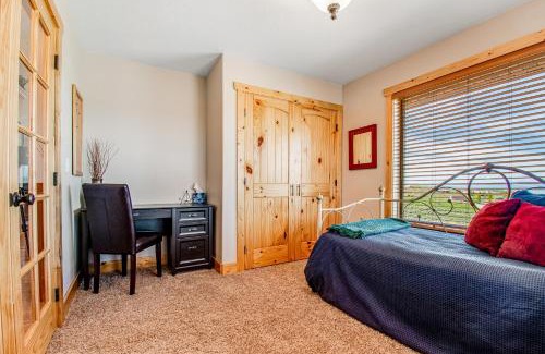 Sweetwater House | Hilltop Hideaway