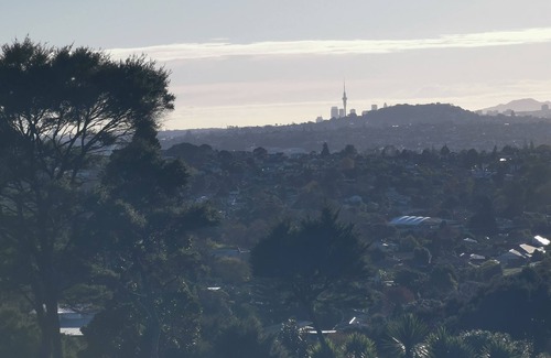 Titirangi House | Hilltop holiday home with stunning views.