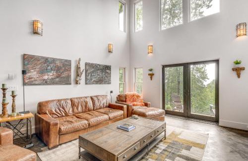 Lynn House | Hilltop Home with Hot Tub and Views Blue Ridge Mtn