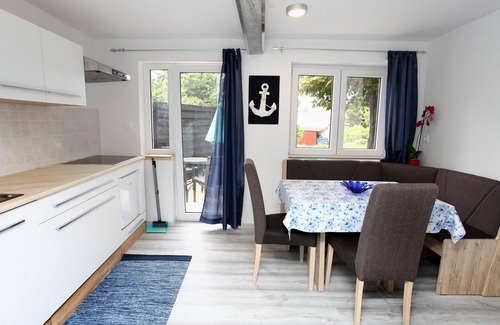 Piran Apartment | Hilltop Lucan One-Bedroom Apartment Blue