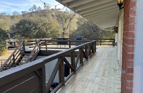 Wofford Heights House | Hilltop O & A minutes to Alta Sierra and to Kernville. Remodeled Mountain home!