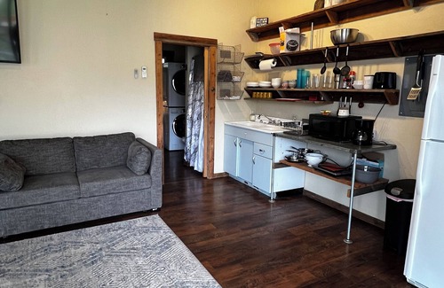 Riggins Cabin | Hilltop riverview bunkhouse