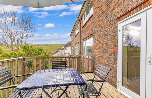 Plumpton Green House | Hillview House | By My Getaways