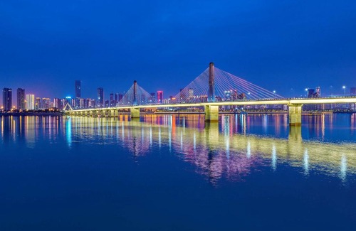 Yue Lu Hotel | Hilton Changsha Riverside