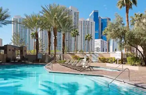 Las Vegas Condo | Hilton Grand Vacations Club on Paradise - 2 Bedroom