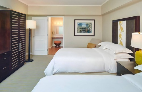Waikiki Resort | Hilton Hawaiian Village - Many Dates Available!