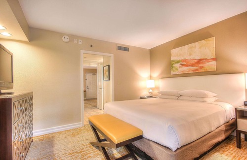 Camelback East Resort | Hilton Phoenix Resort at the Peak