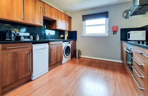 Rosyth Apartment | Hilton Wynd Apartment, Rosyth M90 near Edinburgh