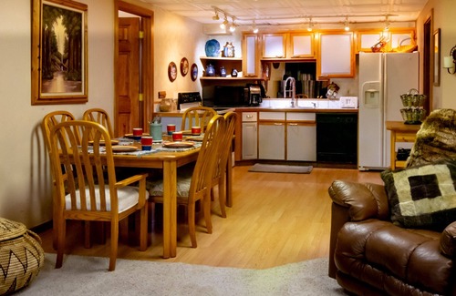 Evergreen Meadows House | Himmelhaus majestic mountain views ideally located to access city and mountains