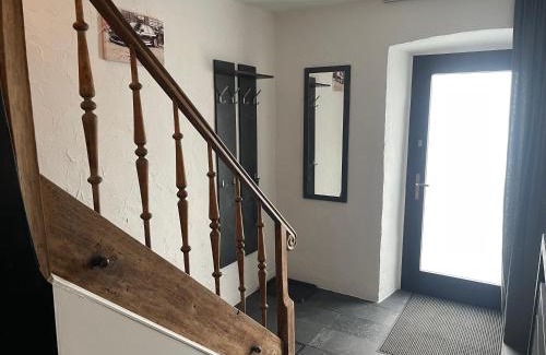 Hunerbach House | Hinter'm Mäuerchen