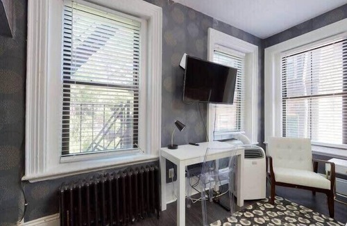 Bay Village Apartment | Hip and Chic Studio Awaits Your Stay!