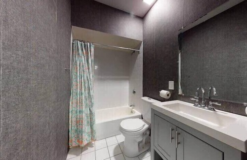 Bay Village Apartment | Hip and Chic Studio Awaits Your Stay!
