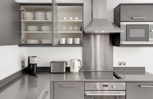 Islington Apartment | Hip Islington 2BR w/Day Porter & Balcony, nr Kings Cross, by Blueground