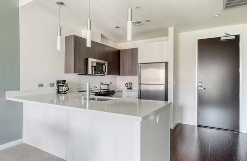 The Villas Apartment | Hip Santana Row 1BR w/BBQ, Pool & Gym, nr Target, by Blueground