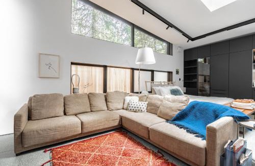 West Bellevue Apartment | Hip Studio Central Bellevue