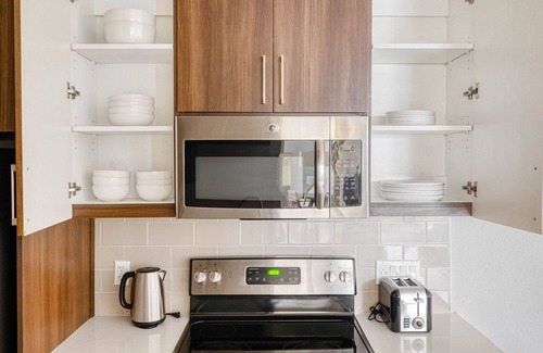 Sunnyvale Apartment | Hip Sunnyvale 1BR w/Pool, A/C & W/D, nr highways, by Blueground