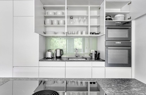 Wollishofen Apartment | Hip Wollishofen 2.5 Room w/W/D & Storage, near Market, by Blueground