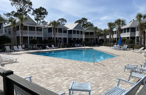 Port St. Joe House | "Hippies Nest" is a 3 bed,3.5 bath home in a gated community with 2 shared pools