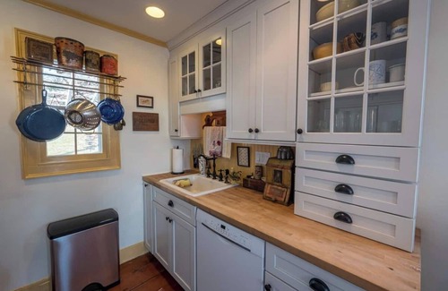 Mystic House | Historic 1810 Captain Burrows Home~ A Nautical New England Inspiration!